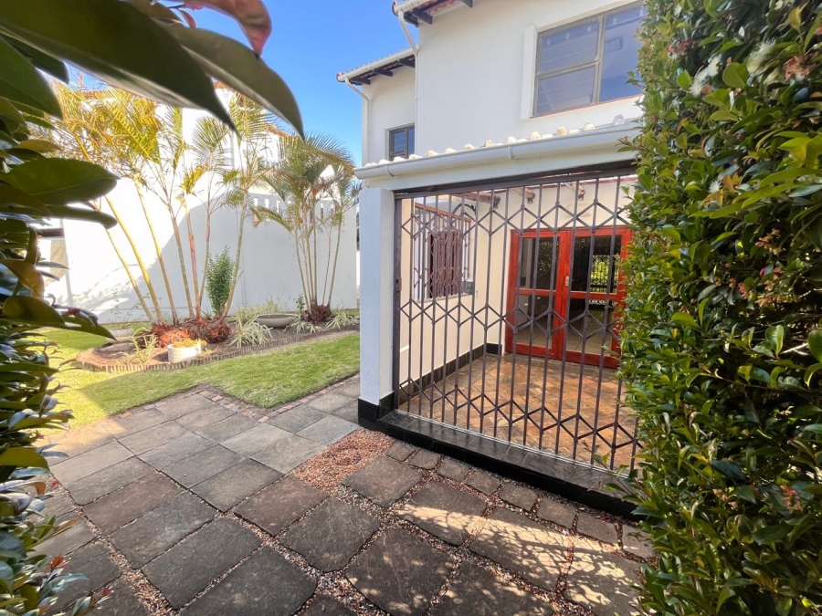 To Let 3 Bedroom Property for Rent in Beacon Bay Eastern Cape